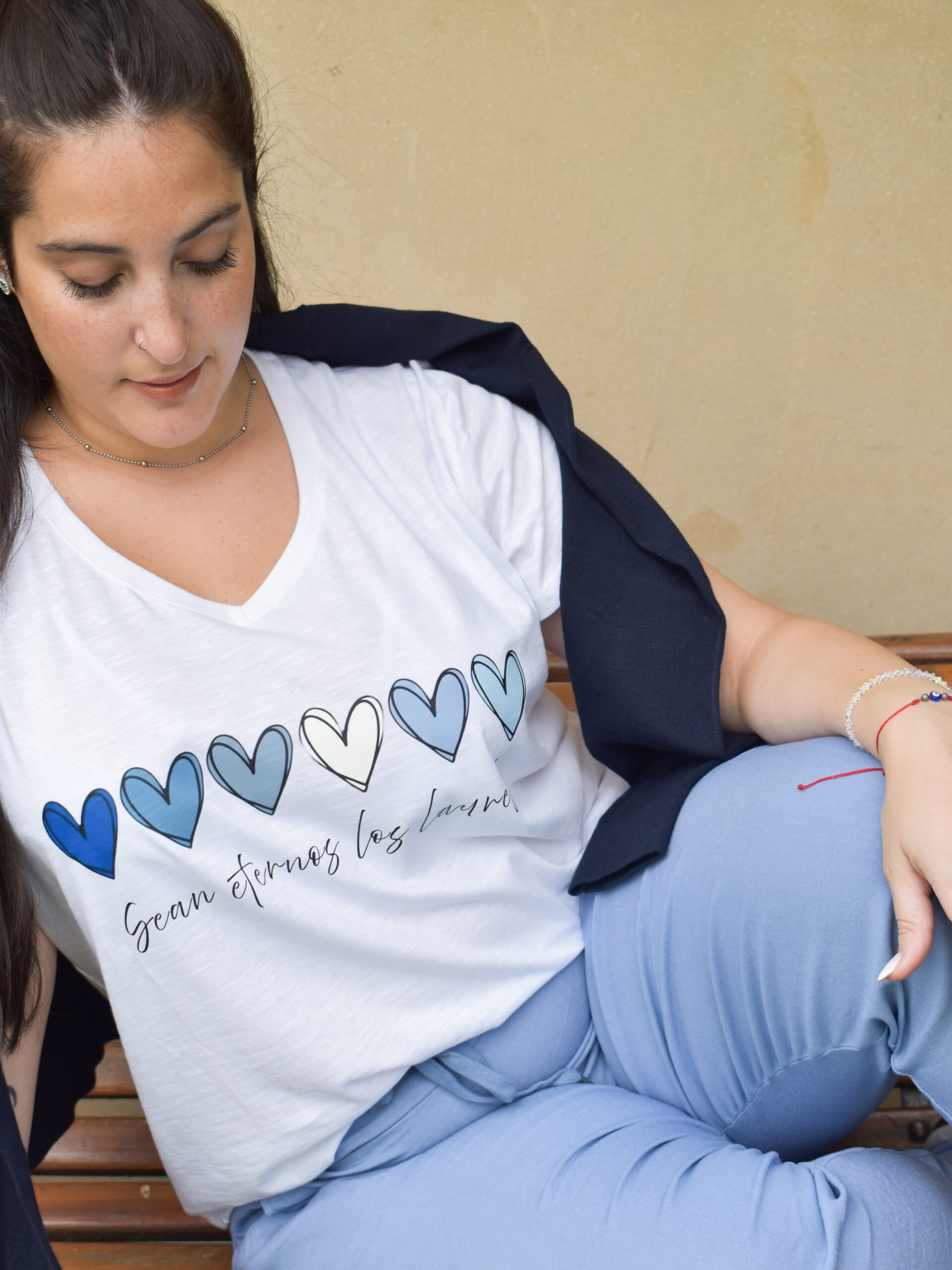 Remera corazones sean eternos...
